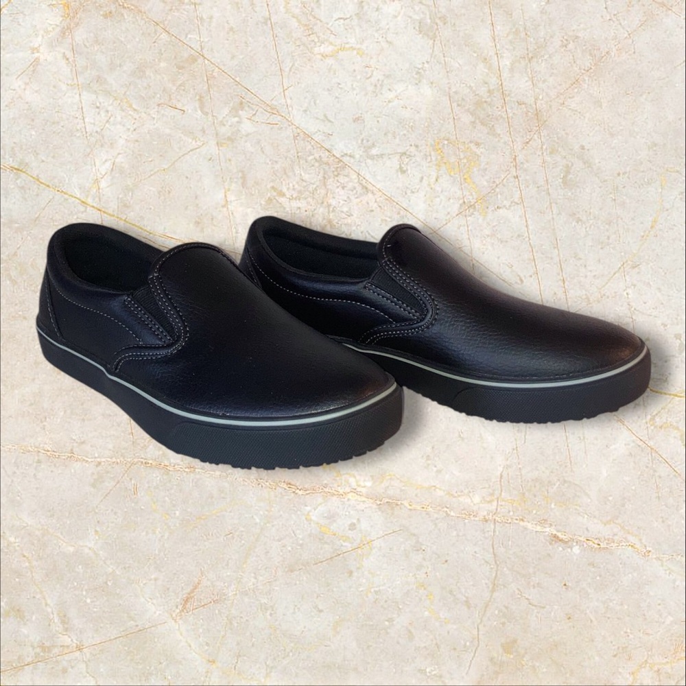 TREDSAFE Step-in Casual or Work Shoes. Mens 7, Womens 8.